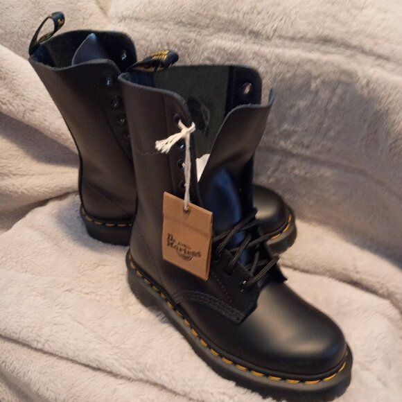 NWT/Dr Marten\'s 1490(10 Eye) Smooth Leather Black Combat Boots Men\'s 4/Women\'s 5 main image 4